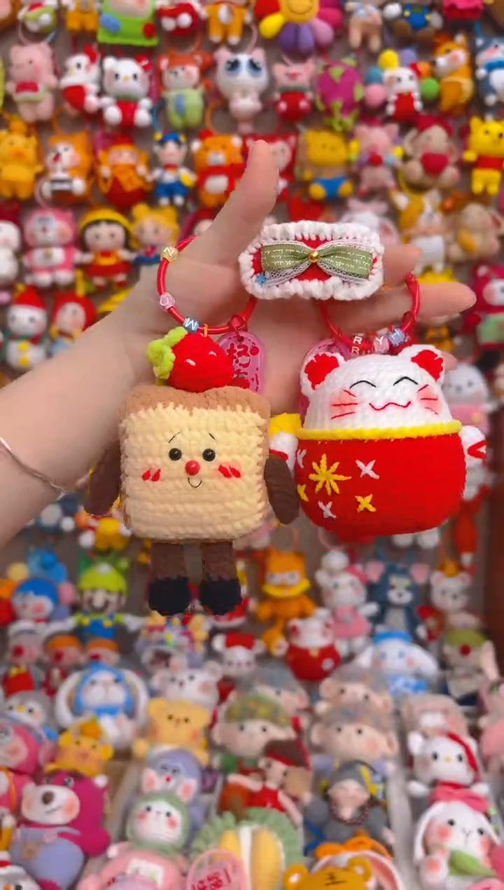纯手工制作毛线钩织成品招财猫，面包超人（活动赠送发夹）