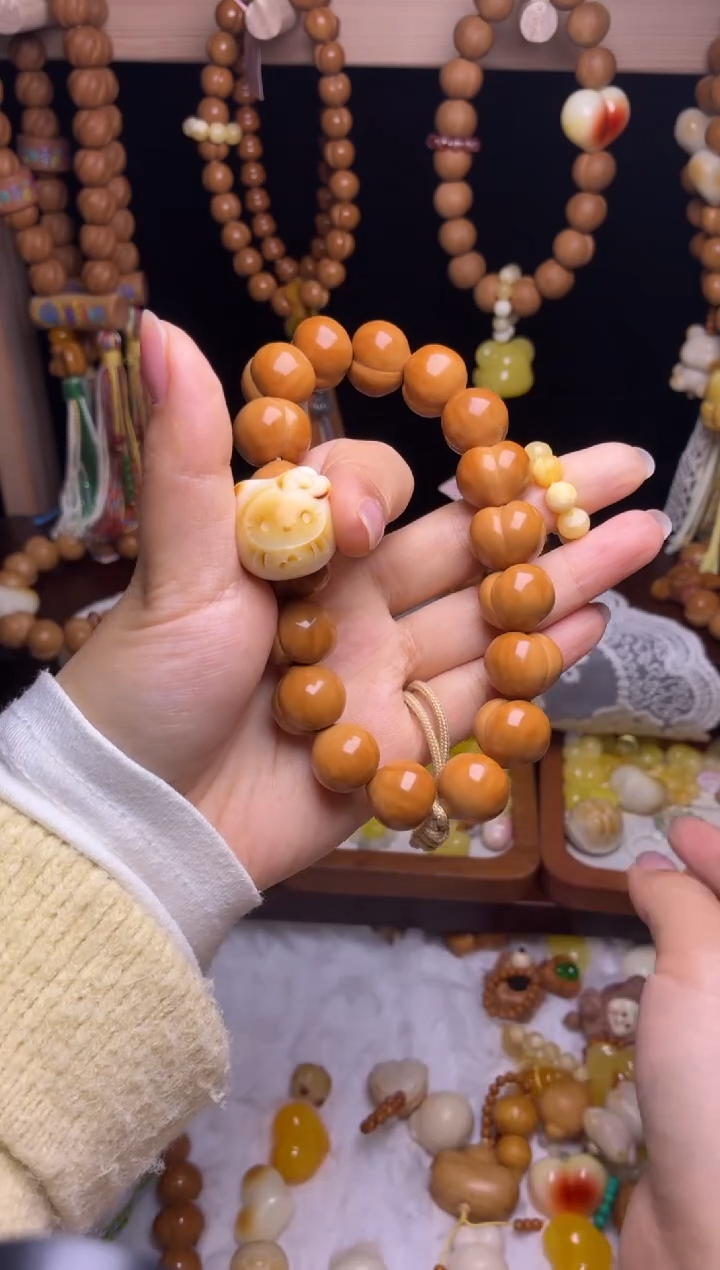吊坠猴头核桃地*坤全品原皮泡芙kt猫头黄跑环手串全穿
