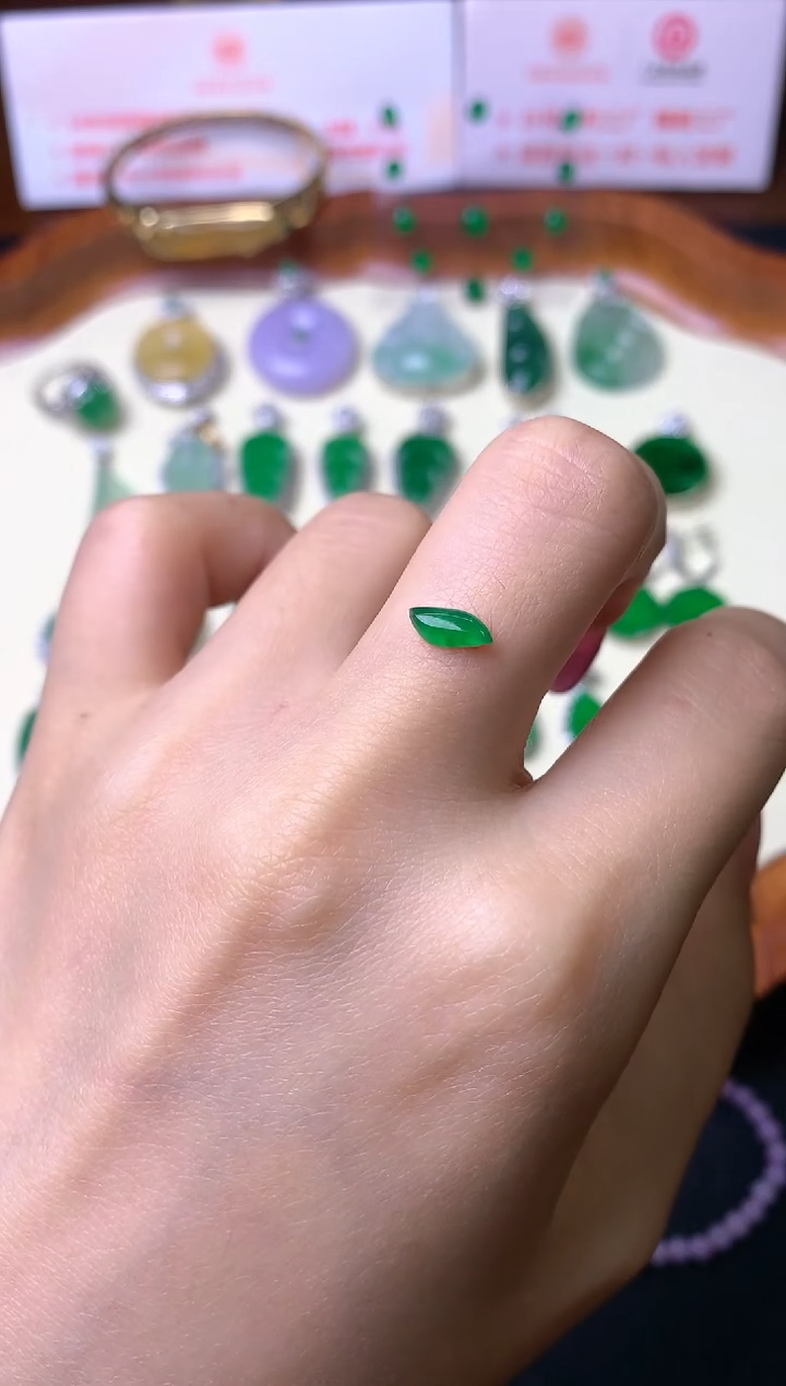 【闪购商品】定制翡翠未镶嵌裸石（镶嵌定制）