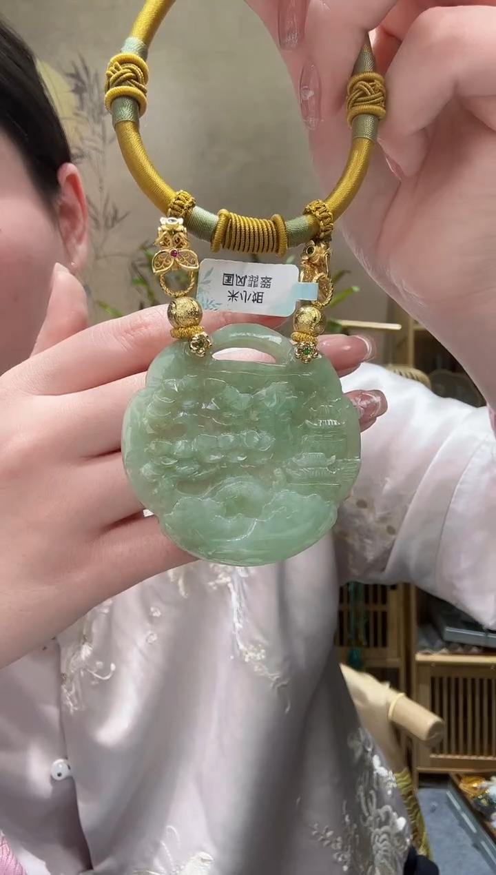 【闪购商品】翡翠颈饰未镶嵌吊坠