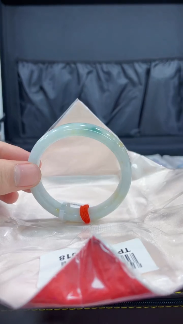 【闪购商品】翡翠手镯未镶嵌手镯