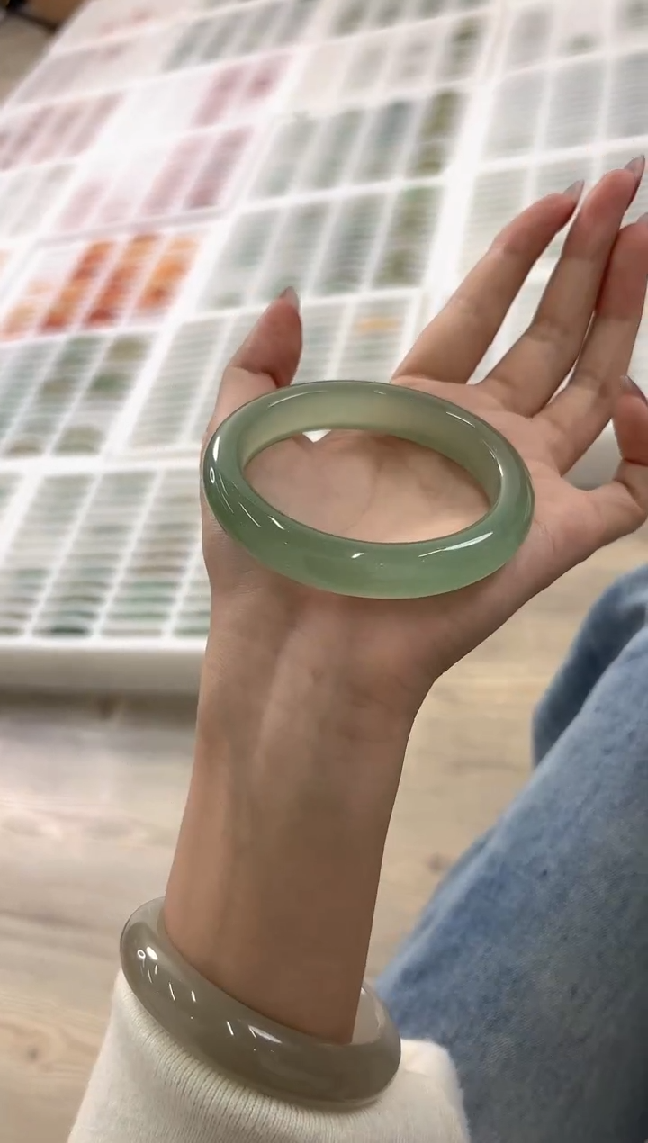 未镶嵌手镯石英质玉154-58D