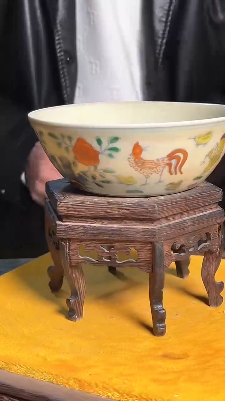 【闪购商品】瓷片235F现代工艺品一个