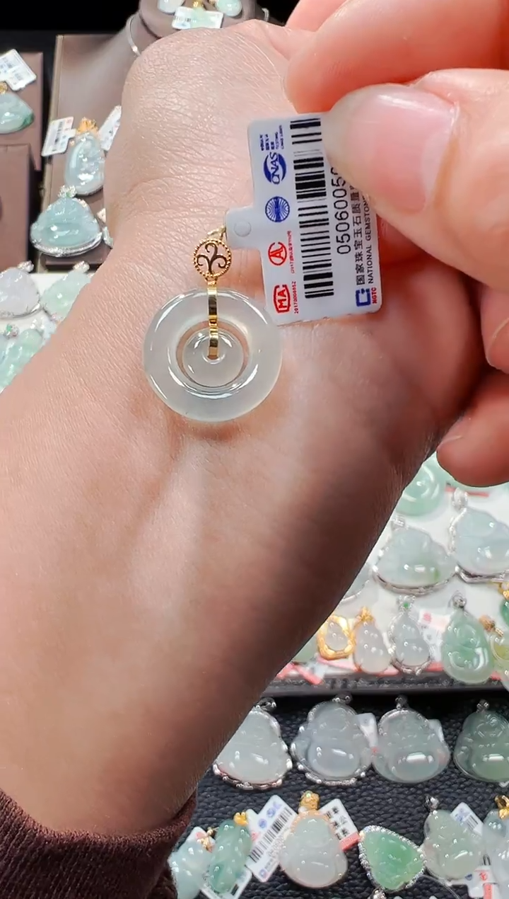 【闪购商品】翡翠吊坠(不含链)18K金镶嵌甜甜圈吊坠500