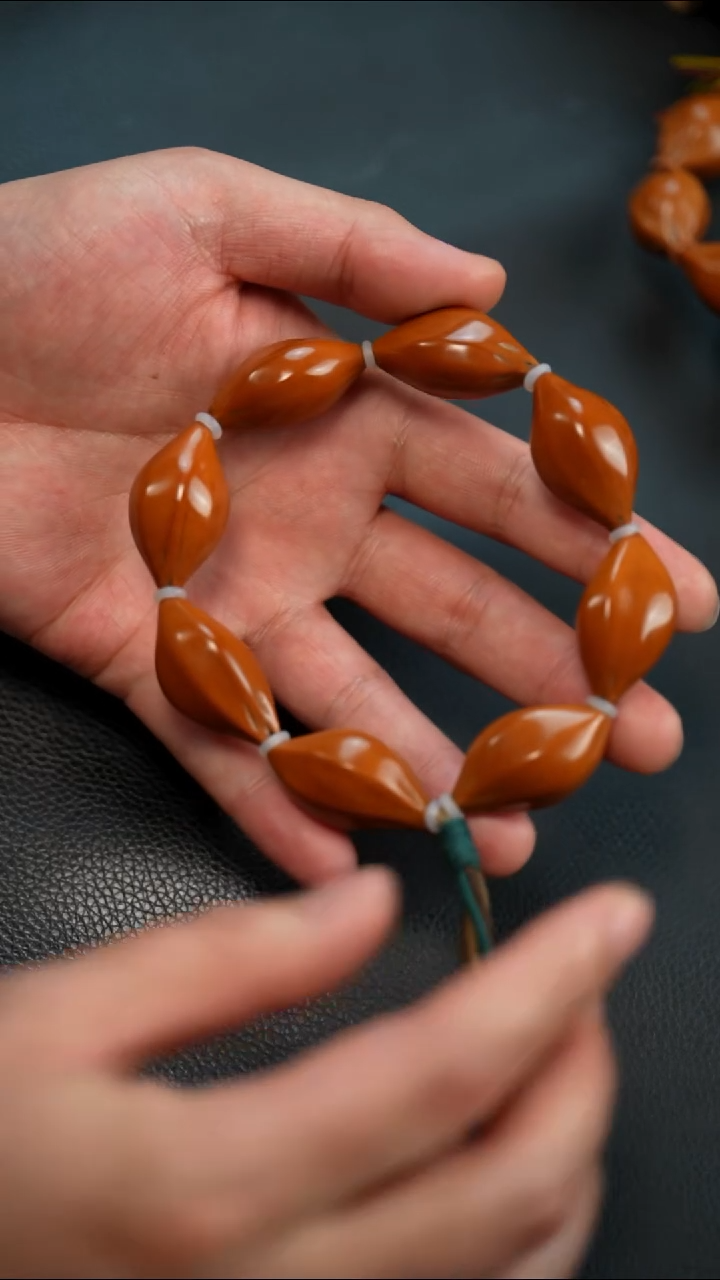 手串/手链橄榄核1.9精抛鸡血红大四花