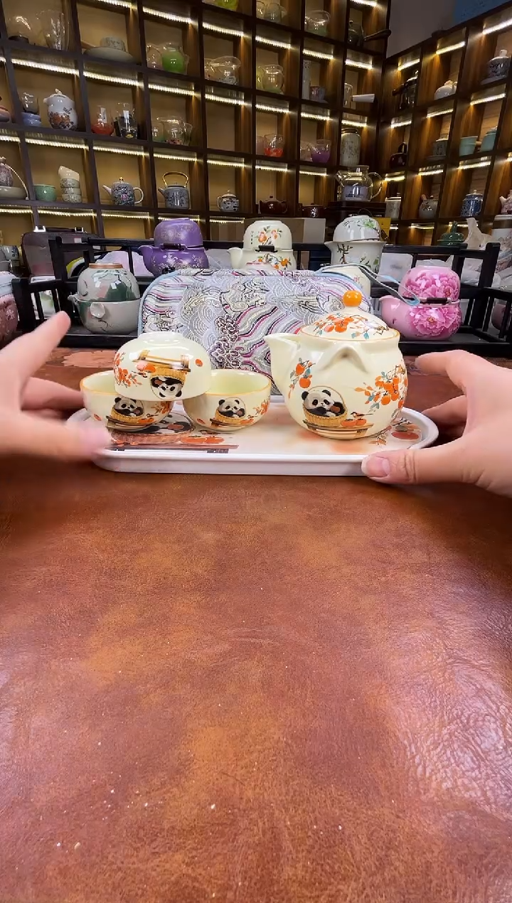 .新款熊猫宝瓶旅行套装+熊猫盘