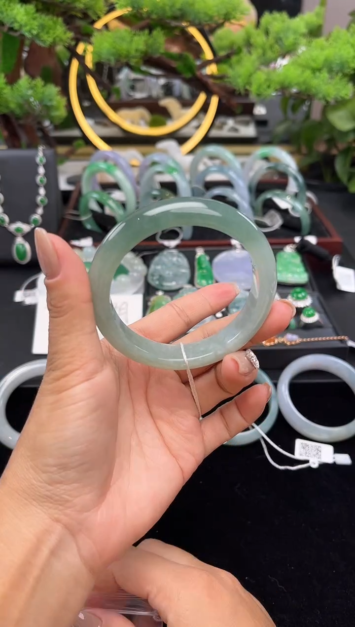 未镶嵌手镯翡翠手镯