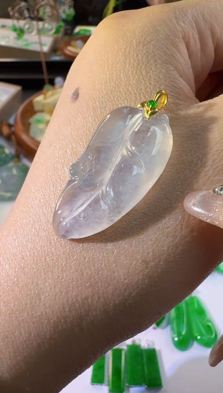 【闪购商品】翡翠颈饰18K金镶嵌缅甸翡翠A货吊坠