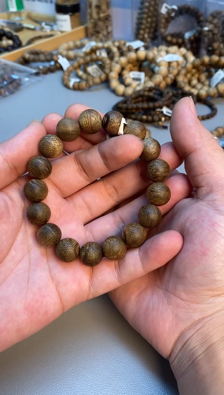 沉香手串 文莱圆珠单圈留疤1.3多样性发其一