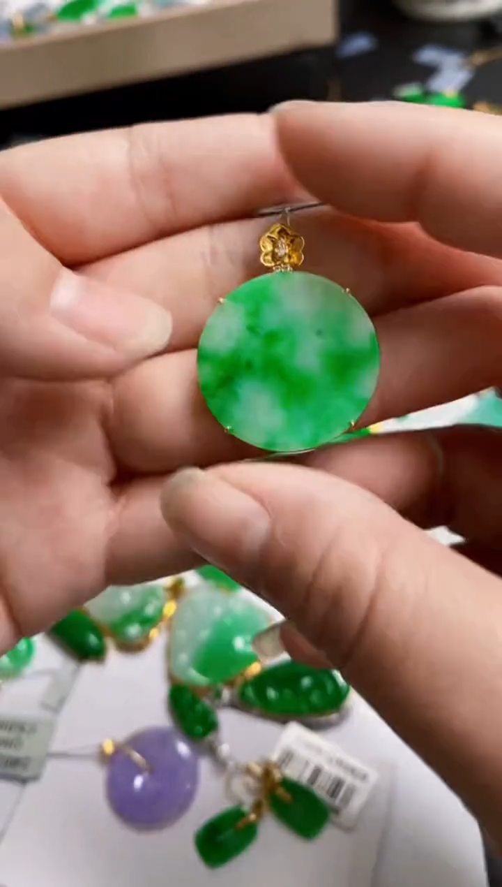 【闪购商品】翡翠颈饰18K金镶嵌圆牌