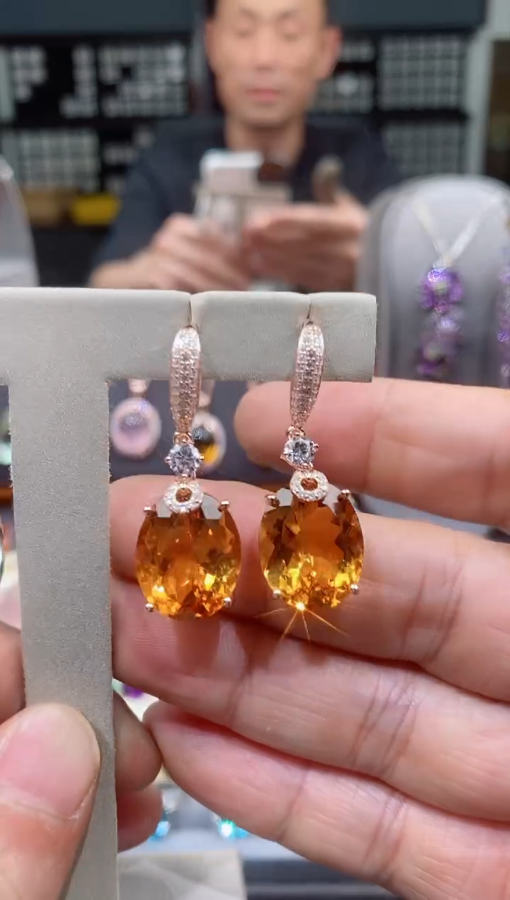 【闪购商品】黄晶耳钉银S925镶嵌黄晶耳钉