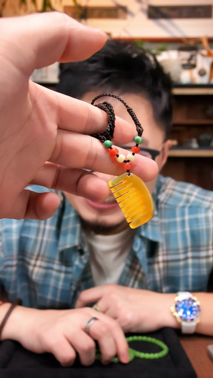 未镶嵌定制琥珀琥珀小梳子吊坠YX（竞）