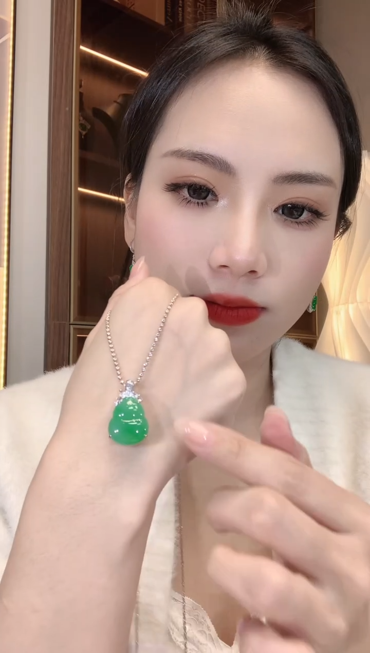 【闪购商品】翡翠吊坠(不含链)18K金镶嵌D26