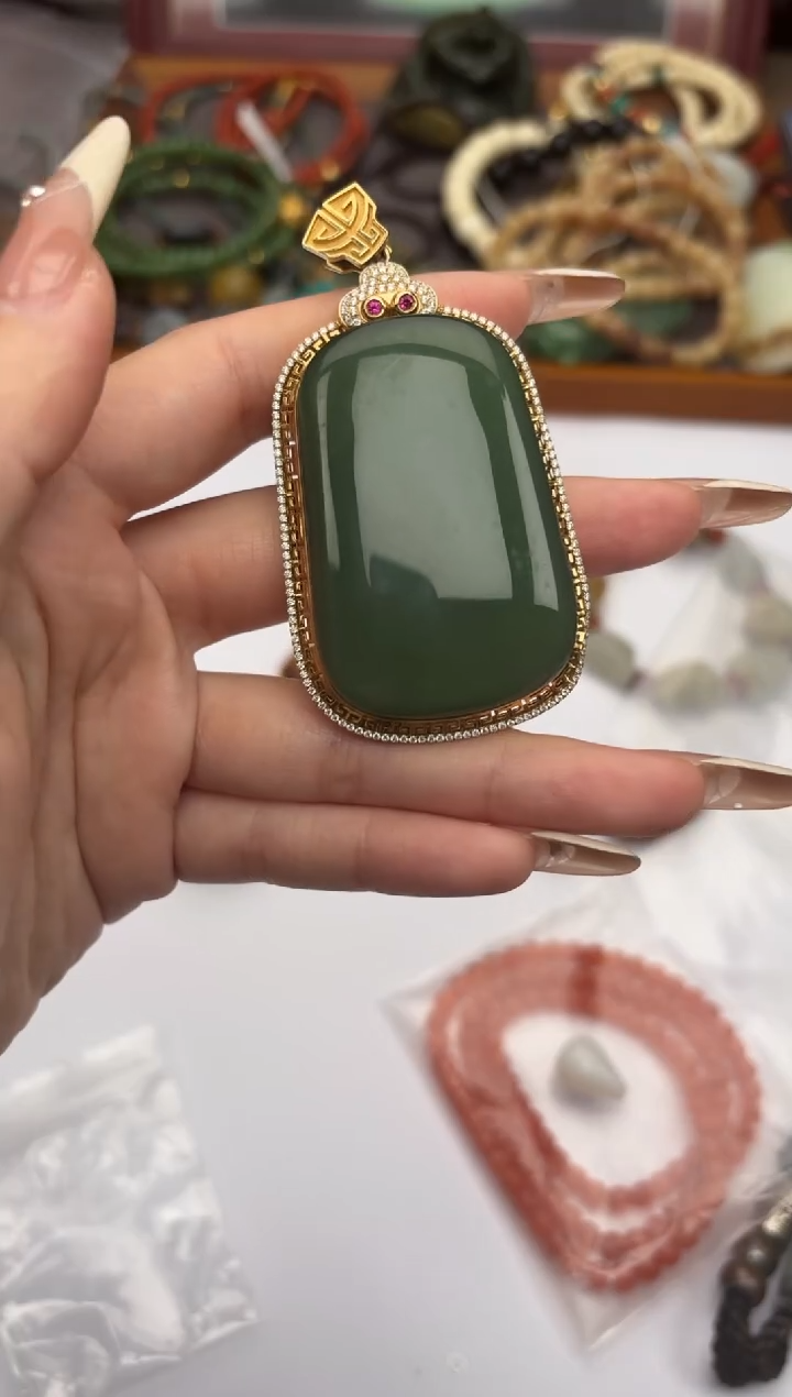 【闪购商品】和田玉颈饰18K金镶嵌和田玉