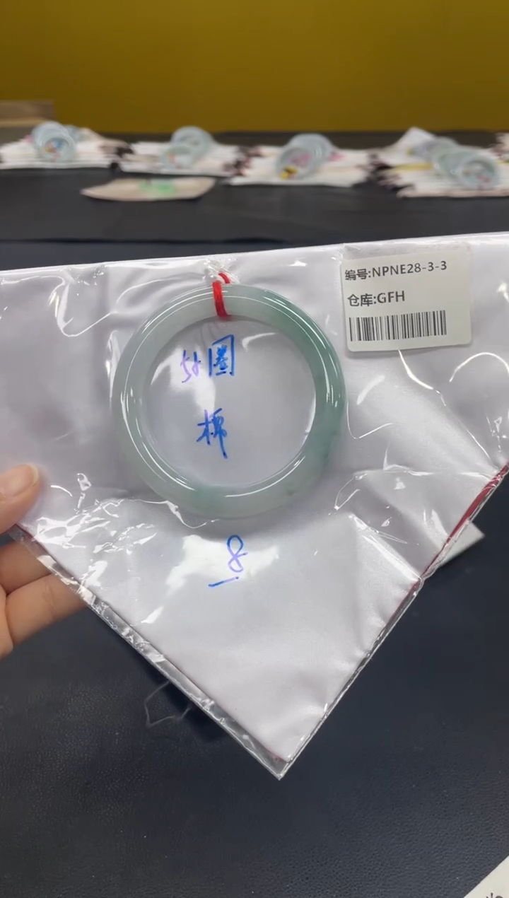 未镶嵌手镯翡翠翡翠手镯