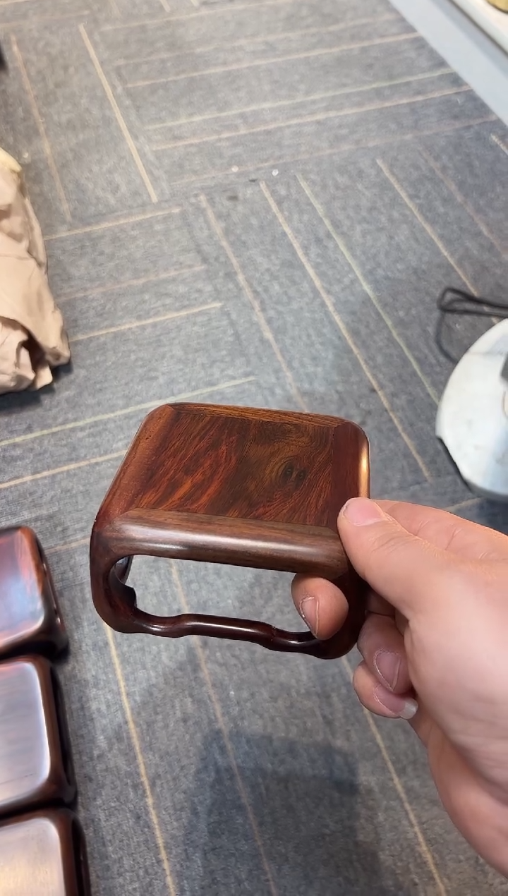 【闪购商品】红酸枝木类端景台117