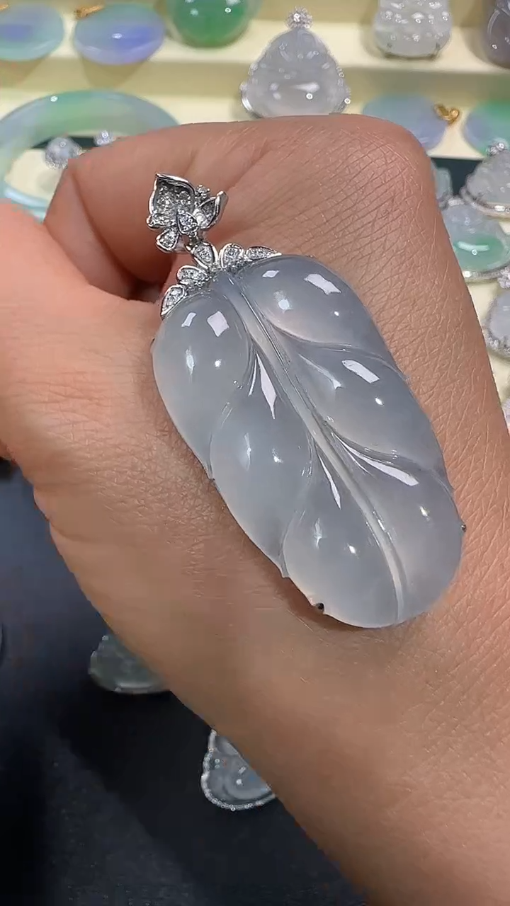 【闪购商品】翡翠颈饰18K金镶嵌翡翠叶子