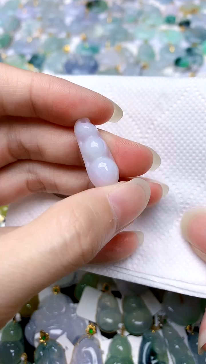 颈饰未镶嵌翡翠天然A货翡翠