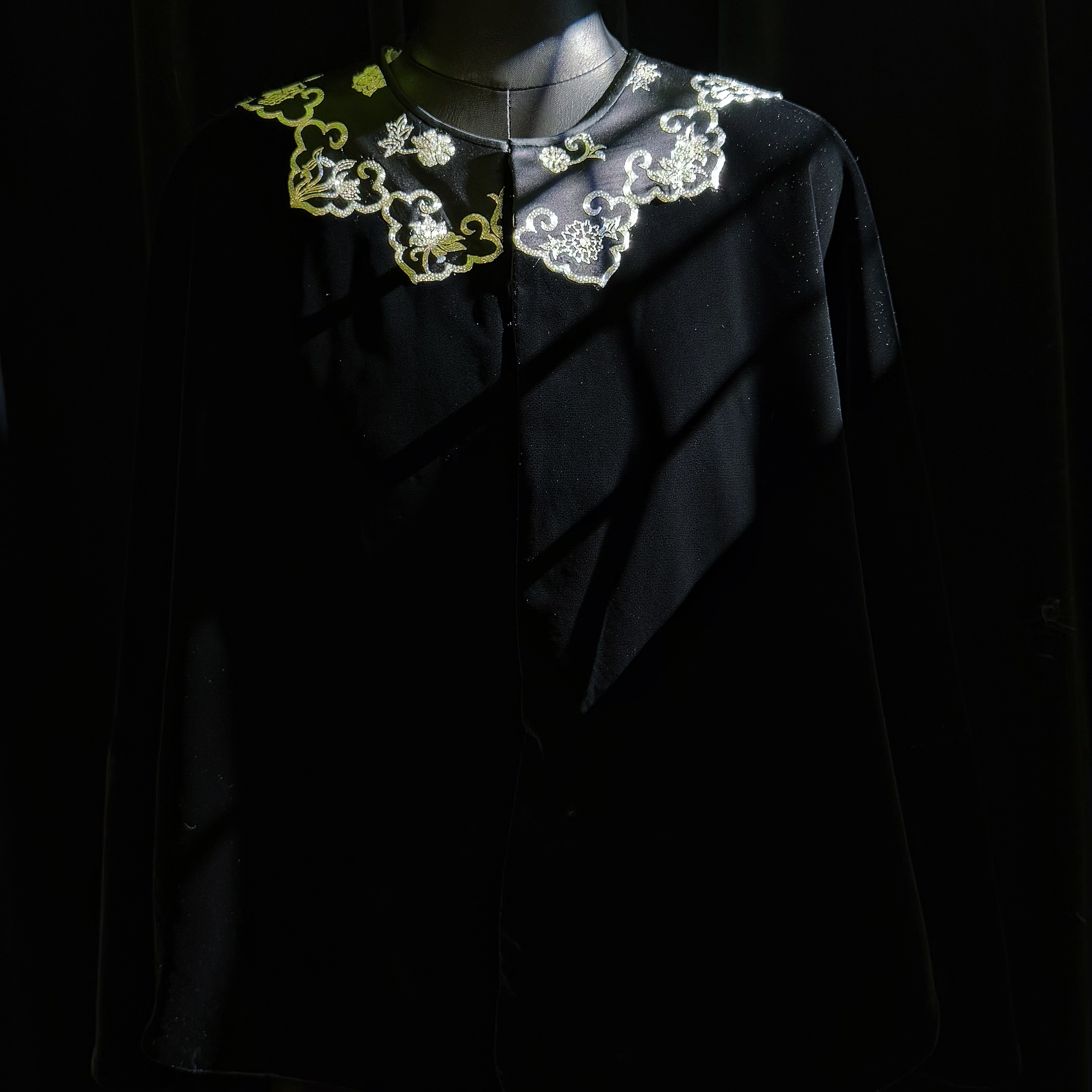 长袖百搭常规款圆领黑丝绒盘银气质感时尚感新中式棉衣