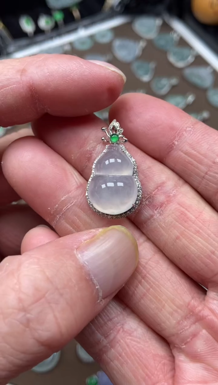 【闪购商品】翡翠吊坠(不含链)18K金镶嵌葫芦