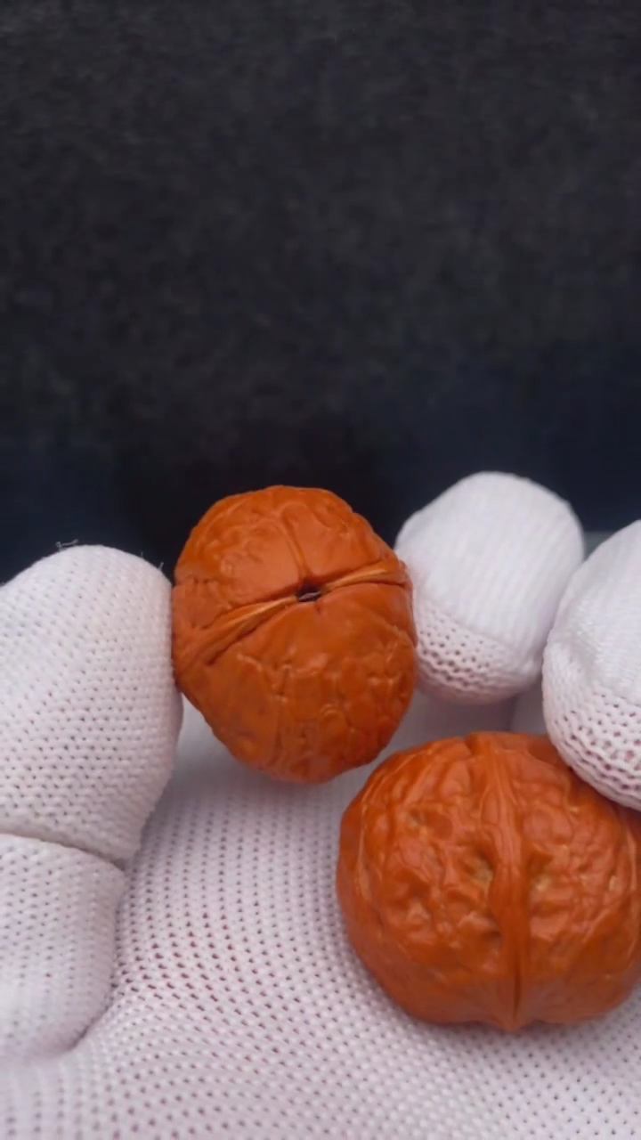 【闪购商品】文玩核桃把件蛇皮元宝