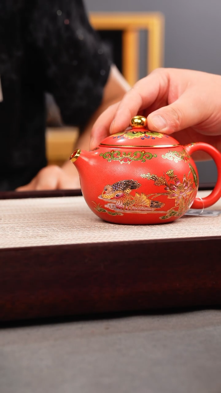 茶壶紫砂玫红朱泥 西施 鸳鸯珐琅彩