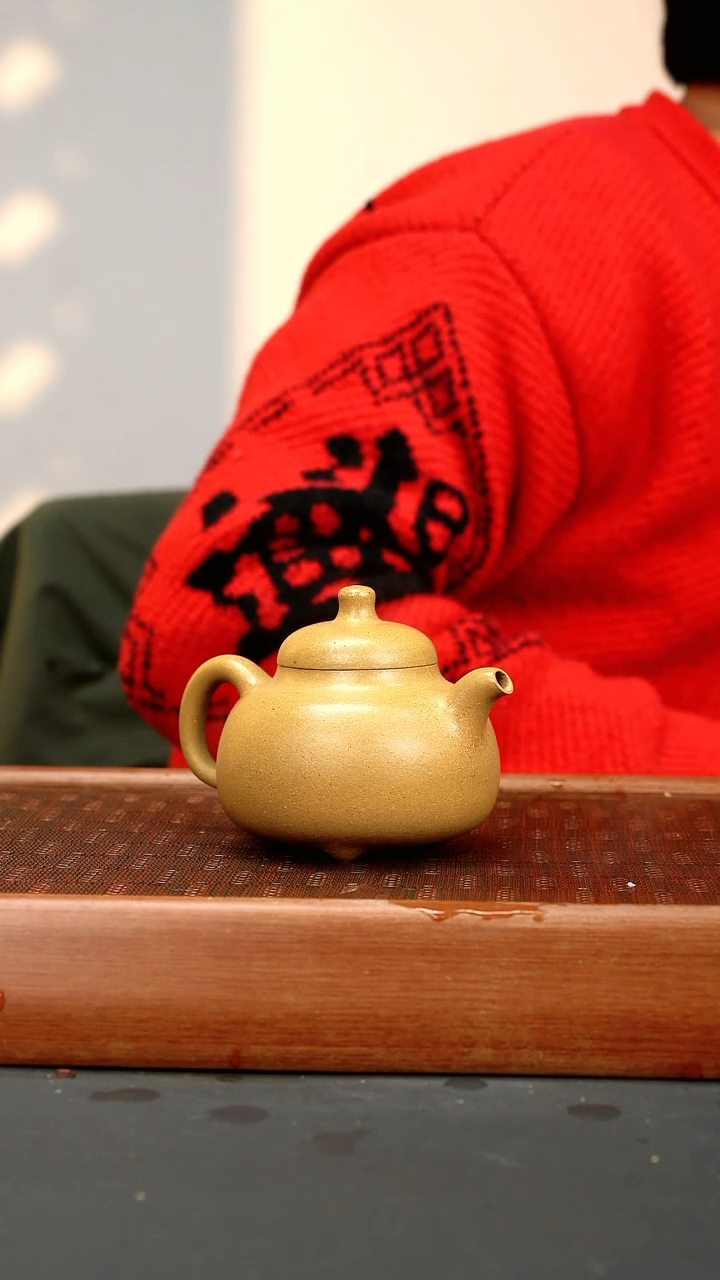 【闪购商品】紫砂茶壶sy 黄金段 手磨粗纱 三足乳鼎