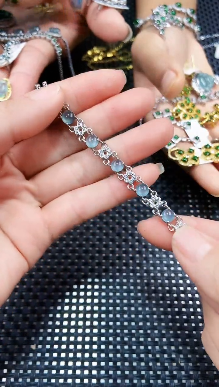 【闪购商品】翡翠手链未镶嵌11111111