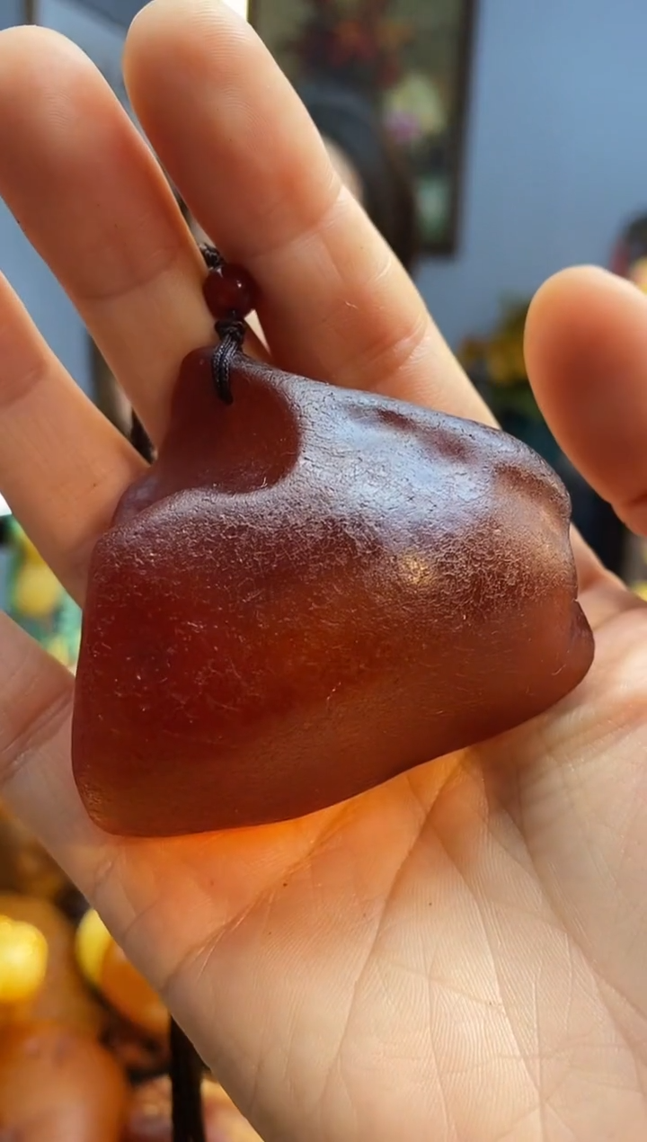 未镶嵌颈饰琥珀吊坠