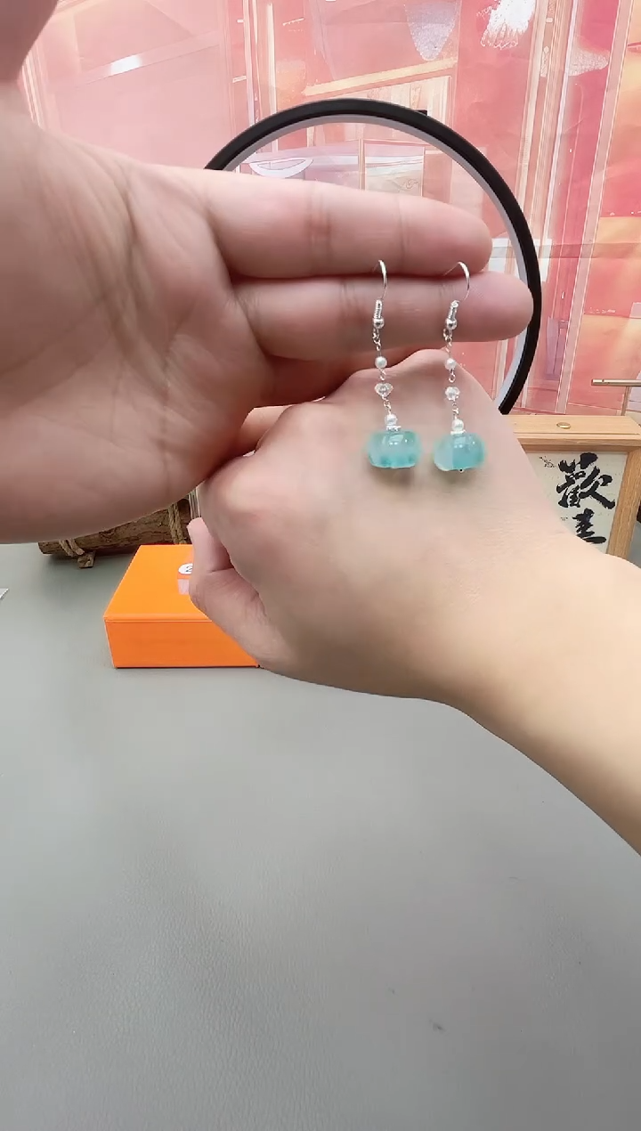 银S925镶嵌石英质玉（天山翠）耳坠h651