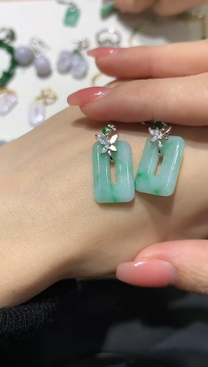 【闪购商品】翡翠吊坠(不含链)银S925镶嵌49多人多样性随机发货1件