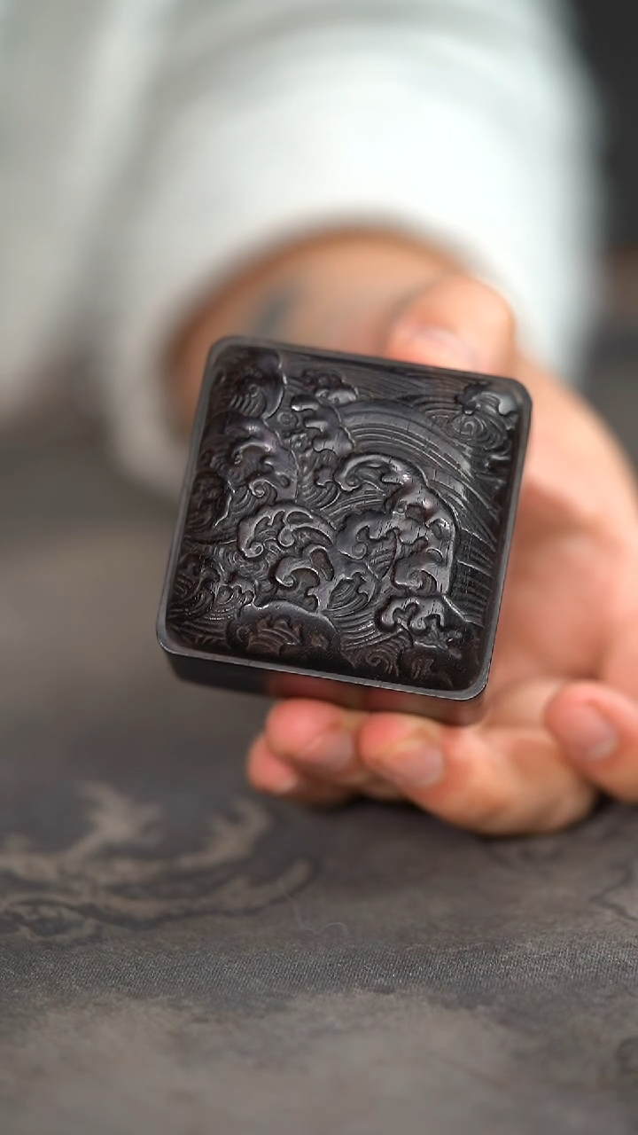 【闪购商品】东非黑黄檀（紫光檀）木雕江崖海水纹天地盖小盒