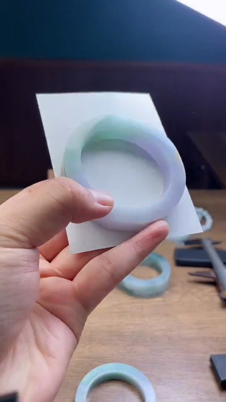 未镶嵌手镯定制翡翠欢**光定制