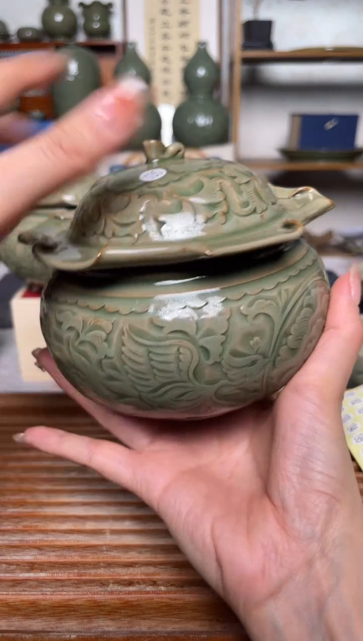 【闪购商品】其他135王晓娜 纯手工秘色凤穿牡丹茶叶罐