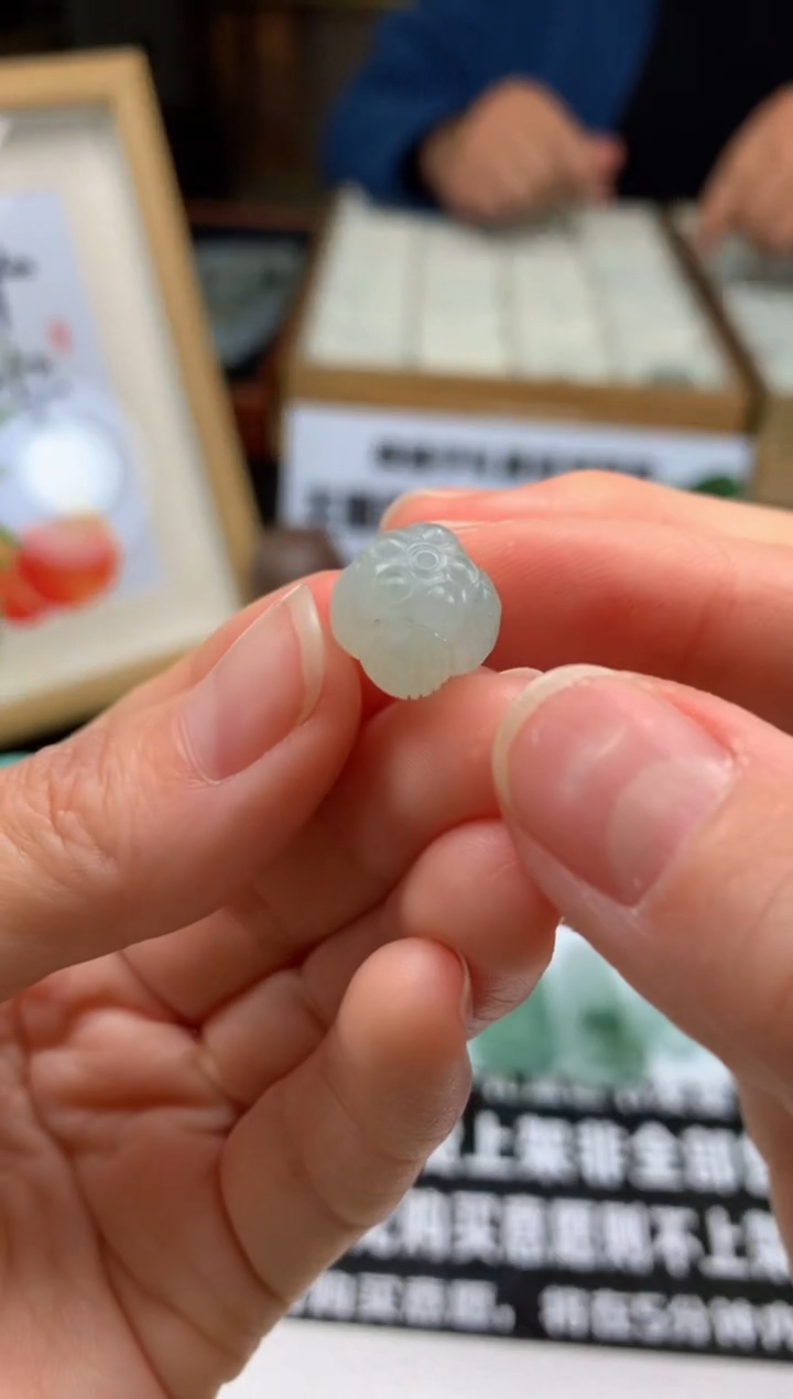 【闪购商品】定制翡翠未镶嵌吊坠-92412