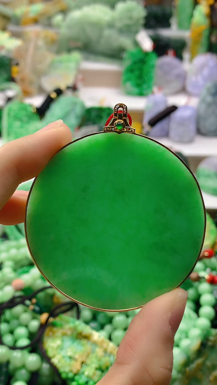 颈饰18K金镶嵌翡翠荼*天然缅甸a货翡翠