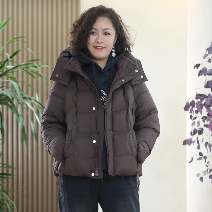 设计师款90白鸭绒羽绒服短款保暖轻软蓬松大码时尚冬季连帽外套女