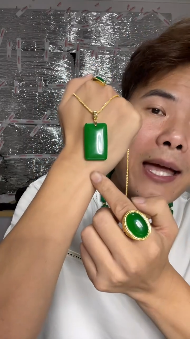 吊坠(赠链)未镶嵌翡翠木左色无事牌