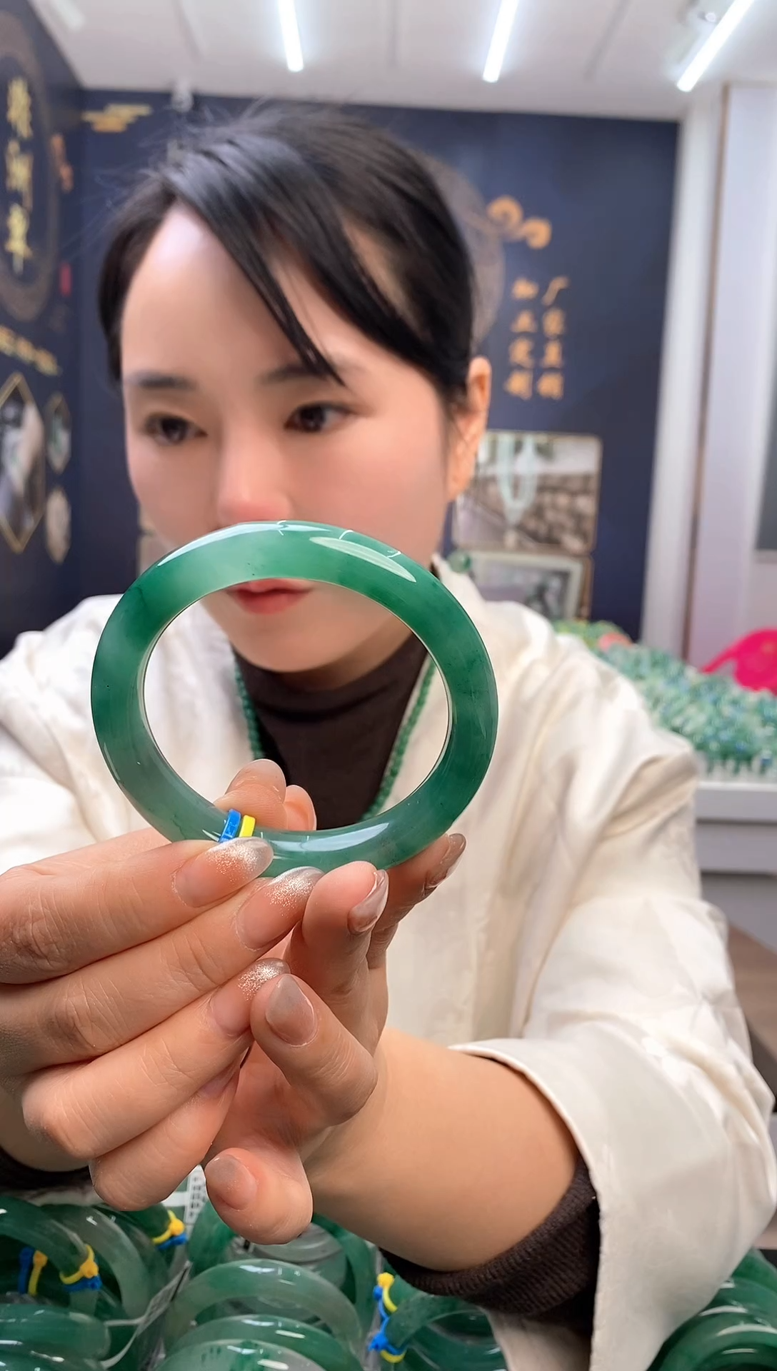【闪购商品】石英质玉手镯未镶嵌5