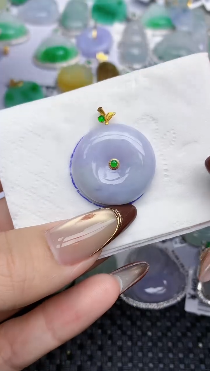 颈饰18K金镶嵌翡翠90   天然翡翠A货  百元以上9米证书费自理