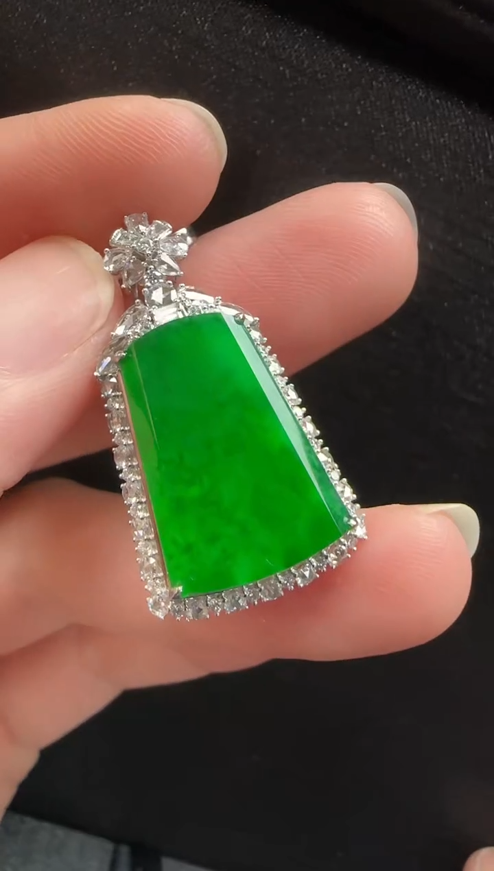 颈饰18K金镶嵌翡翠423无事牌一个