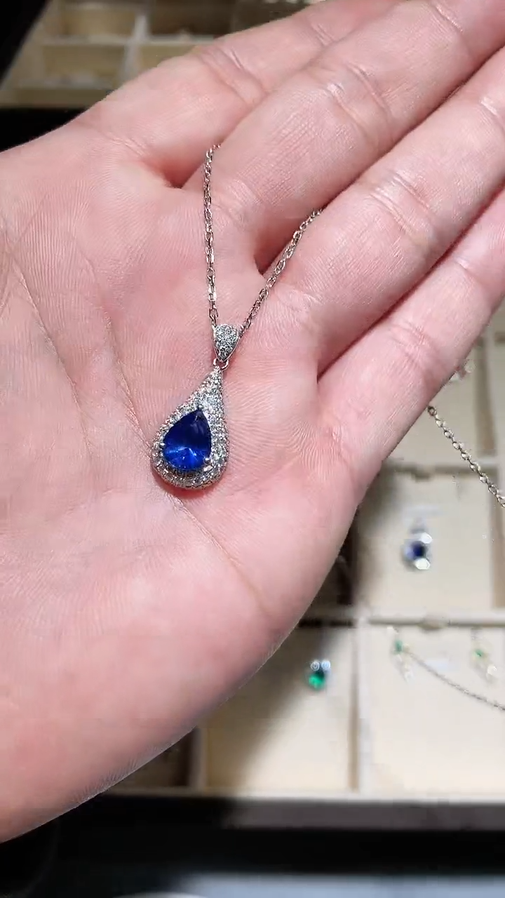 【闪购商品】蓝宝石颈饰18K金镶嵌1.66ct