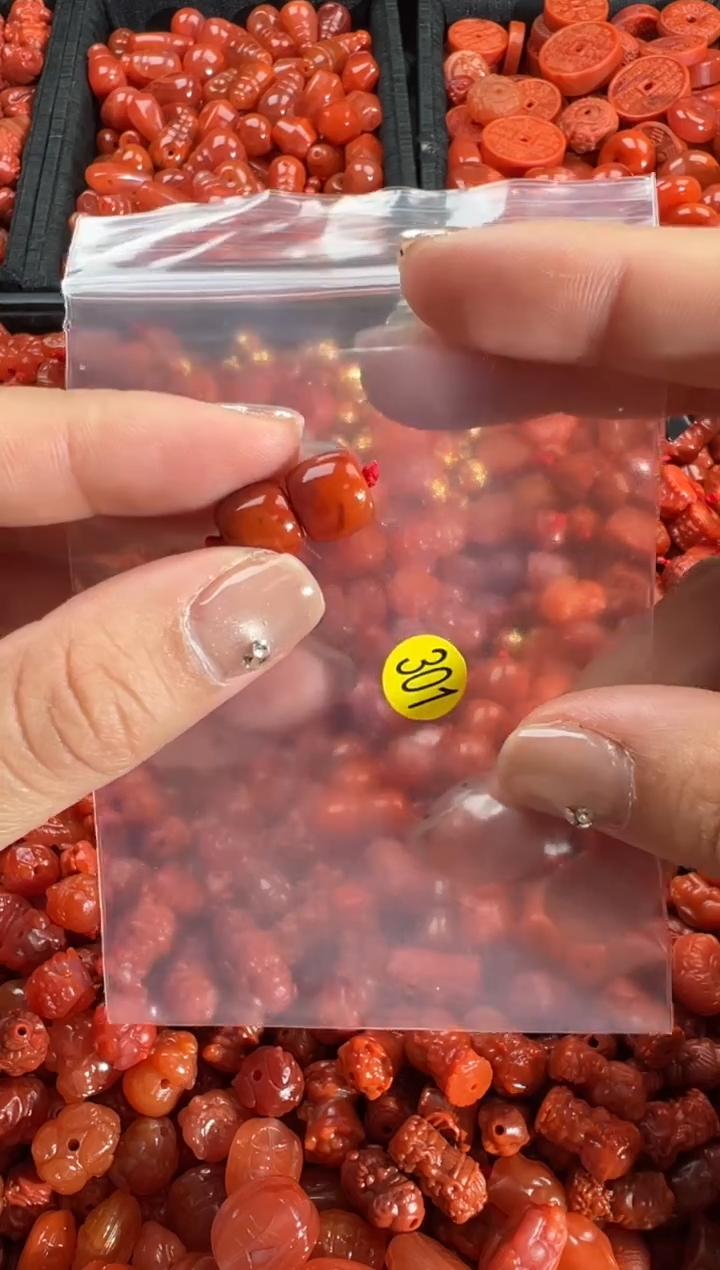 【闪购商品】南红玛瑙颈饰未镶嵌1
