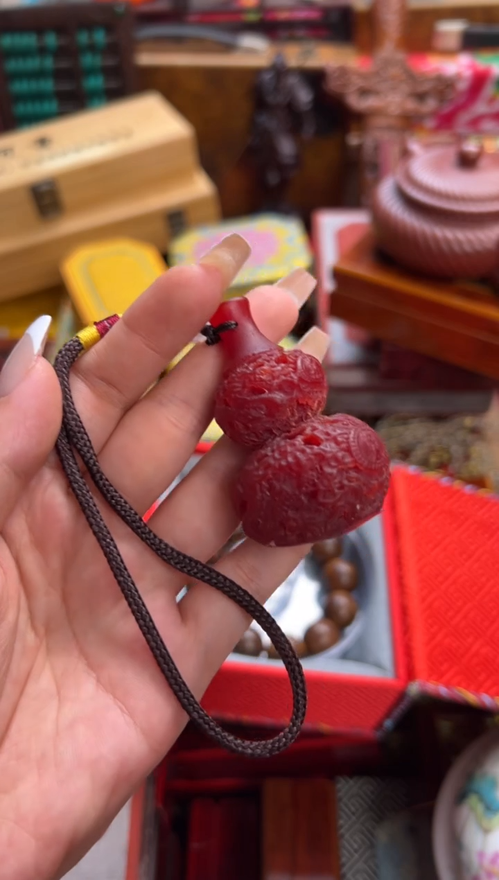 木--------瓷---------龙涎香葫芦