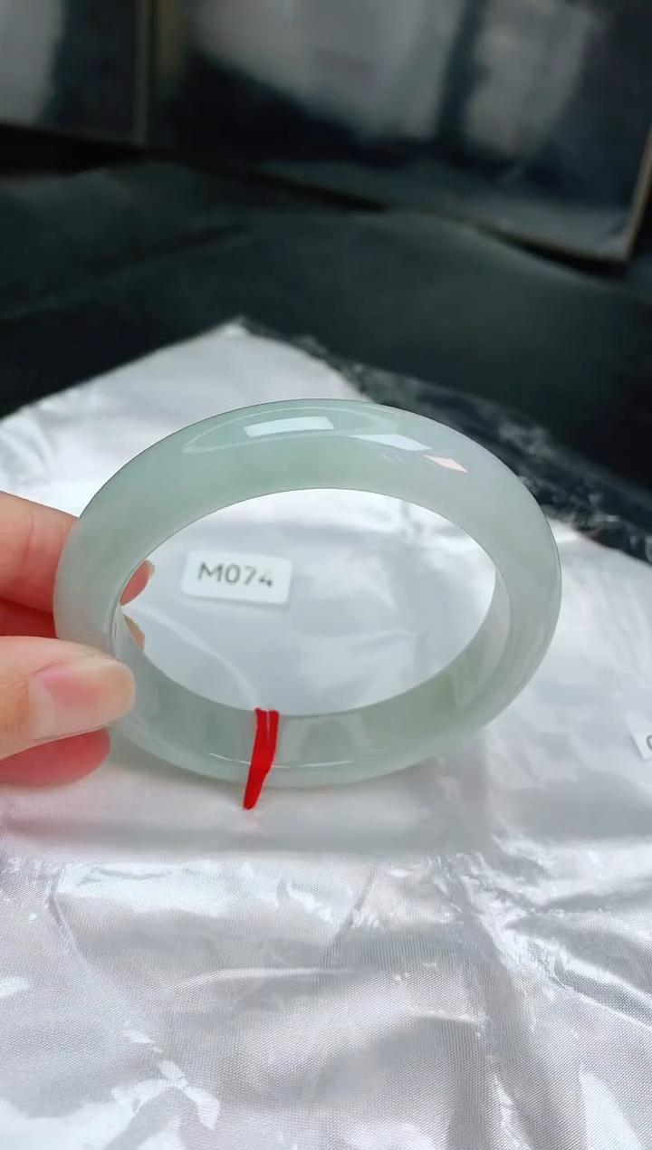 【闪购商品】翡翠手镯未镶嵌缅甸天然A货翡翠手镯