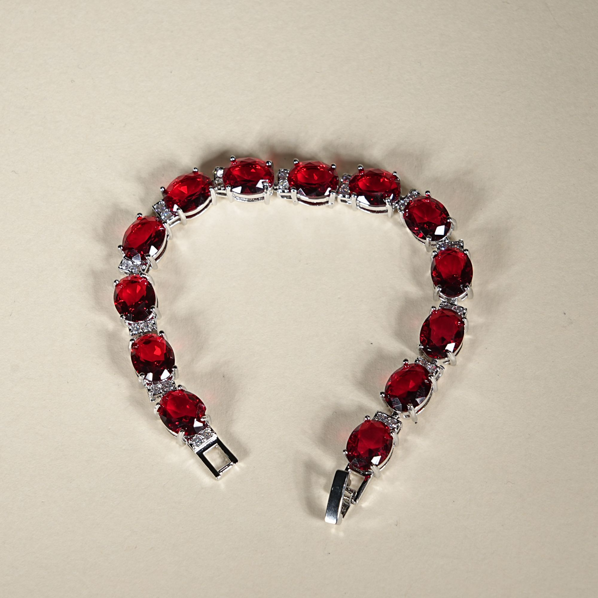 鸽子血红色手链————T00