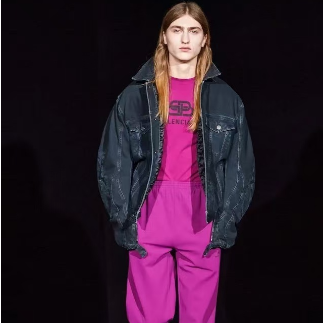 95新 Balenciaga/巴黎世家 红色刺绣水洗牛仔夹克/44码/编号0318