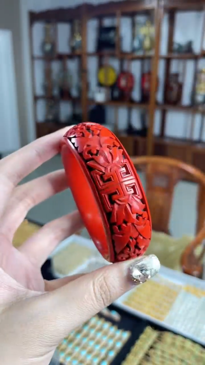 非遗手工雕漆镯子古背缠枝