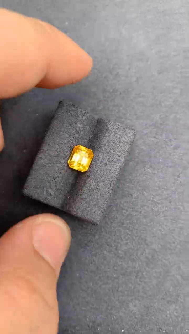 【闪购商品】彩色蓝宝石裸石未镶嵌2ct黄蓝宝
