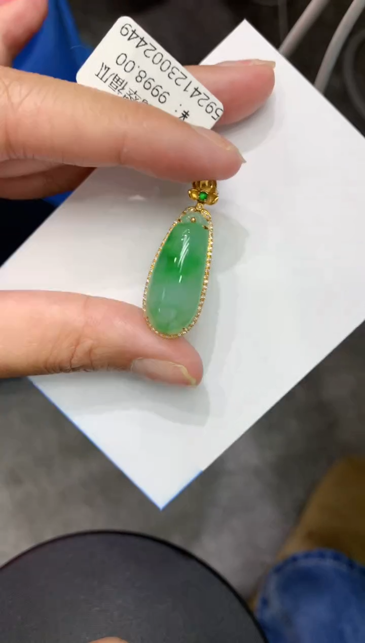 【闪购商品】翡翠颈饰18K金镶嵌111111111111 